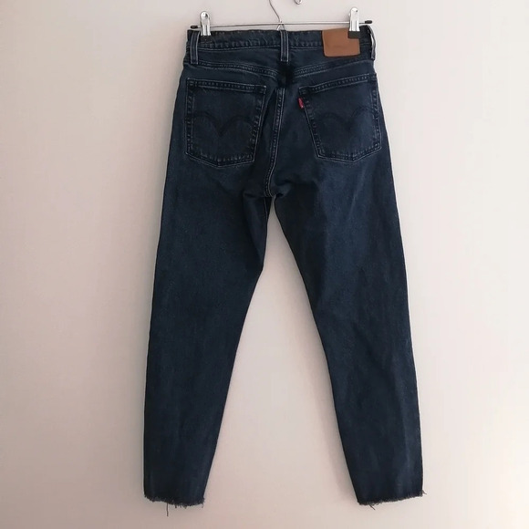 Levi's Wedgie Icon Premium Jeans in "Black & Blue" Wash High Rise Tapered Leg 26 - Picture 4 of 16